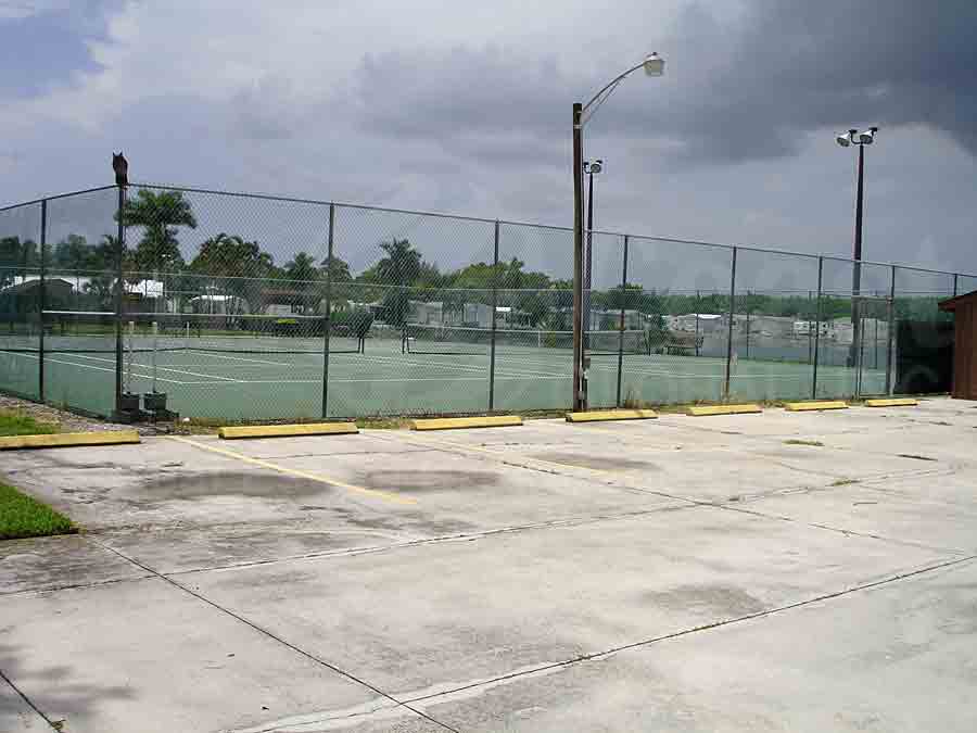 IMPERIAL WILDERNESS Tennis Courts